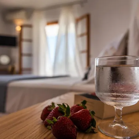 Konstantinos Aparthotel Adamantas (Milos)