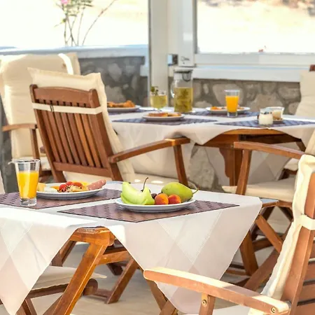Konstantinos Aparthotel Adamantas (Milos)