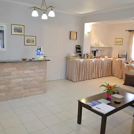 Konstantinos 3* Adamantas (Milos)