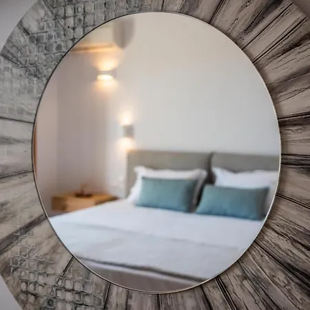 Konstantinos 3* Adamantas (Milos)