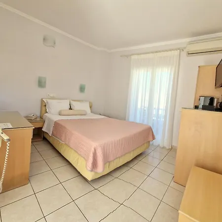 Konstantinos Aparthotel 2*