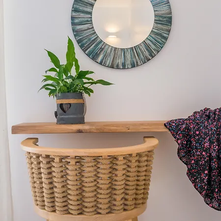 Konstantinos 3* Adamantas (Milos)