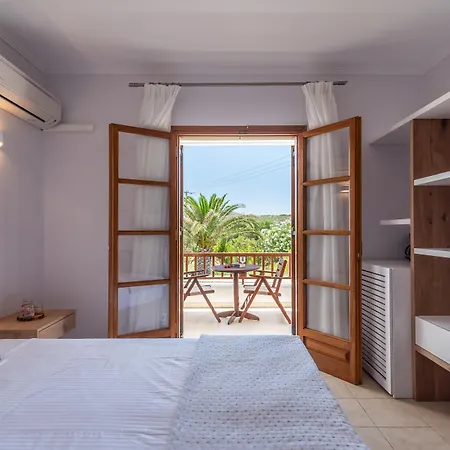 Konstantinos 3* Adamantas (Milos)