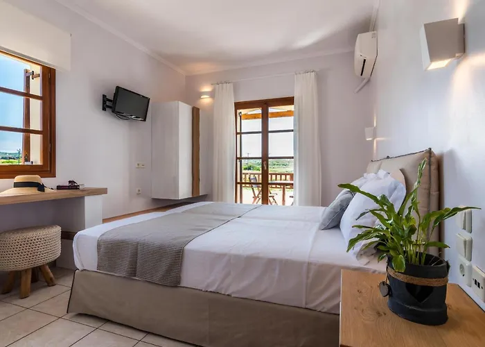 Konstantinos 3* Adamantas (Milos)