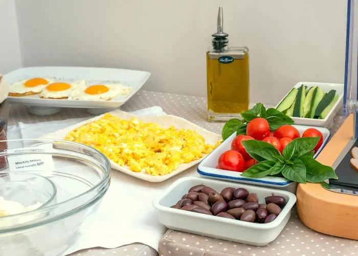 Konstantinos 3* Adamantas (Milos)