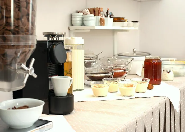 Konstantinos 3* Adamantas (Milos)