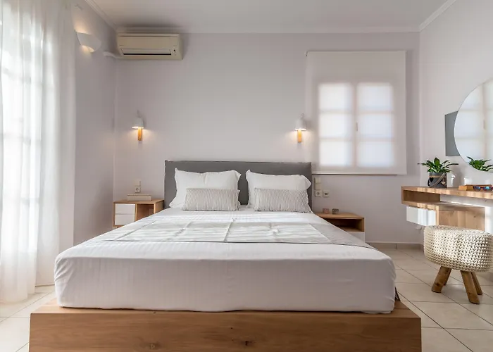 Konstantinos Adamantas (Milos)