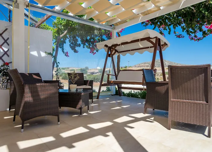 Konstantinos 3* Adamantas (Milos)