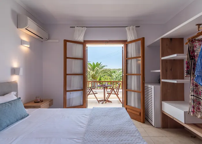 Konstantinos 3* Adamantas (Milos)